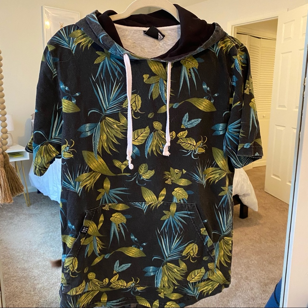Men’s short sleeve hoodie